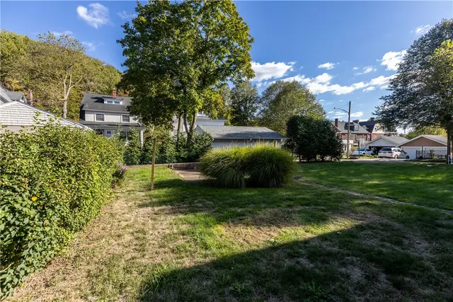 706 Nevin gallery image 11