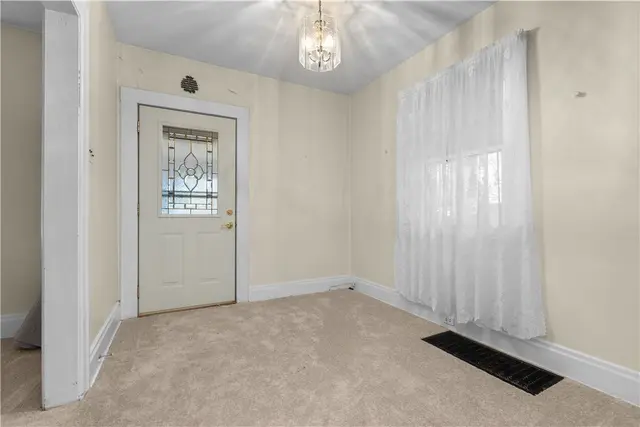 706 Nevin gallery image 12