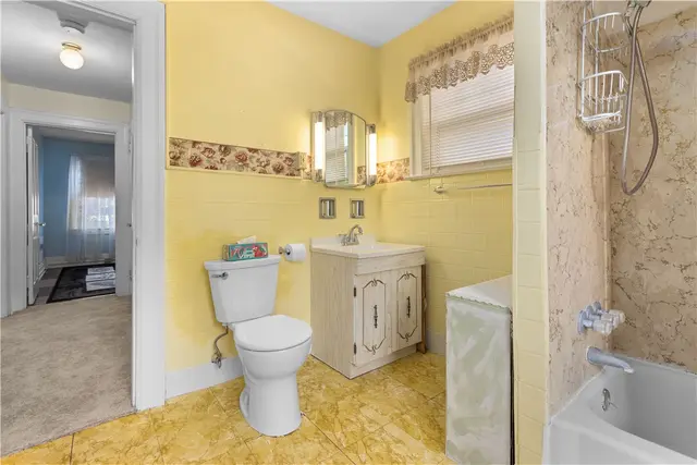 706 Nevin gallery image 15