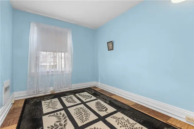 706 Nevin gallery image 17