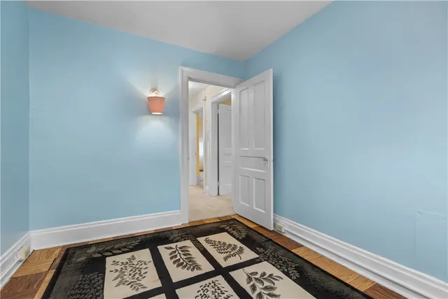 706 Nevin gallery image 19