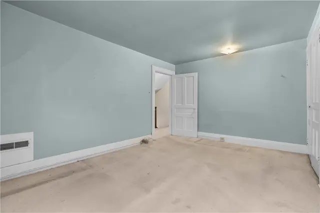 706 Nevin gallery image 20