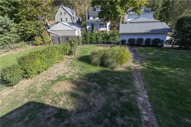 706 Nevin gallery image 26
