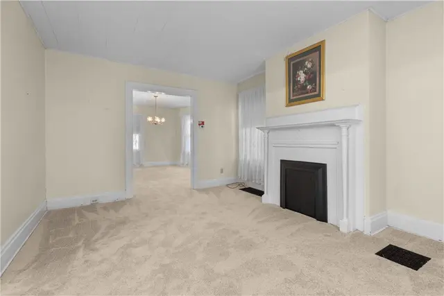 706 Nevin gallery image 37