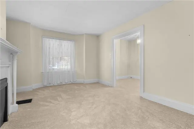 706 Nevin gallery image 38