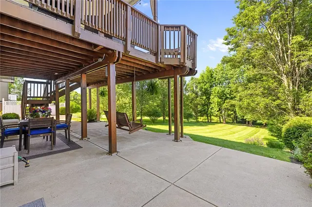 706 Williamsburg Ct gallery image 7