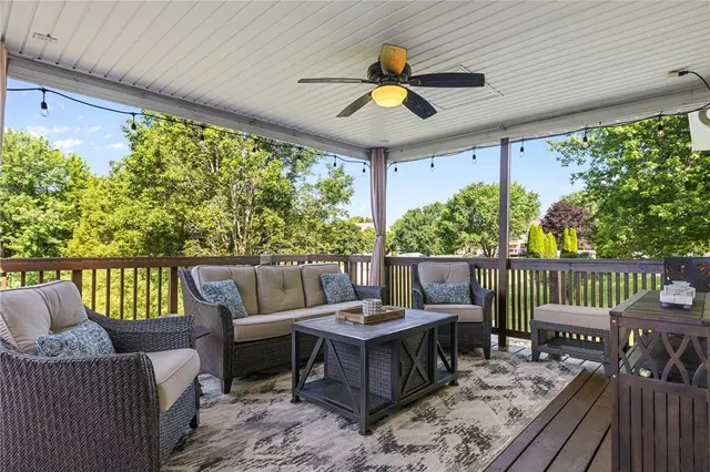 706 Williamsburg Ct gallery image 9