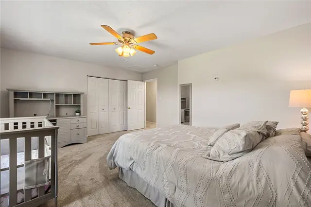 706 Williamsburg Ct gallery image 20