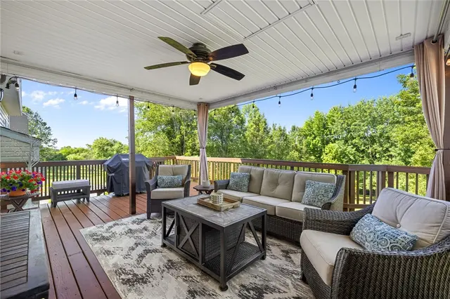 706 Williamsburg Ct gallery image 25