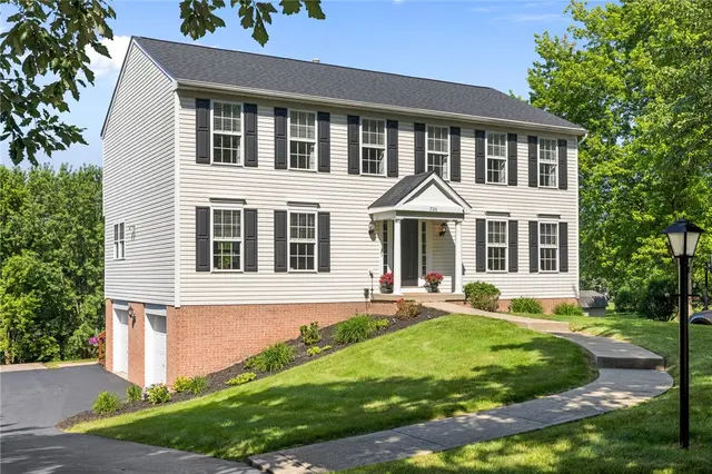 706 Williamsburg Ct gallery image 36