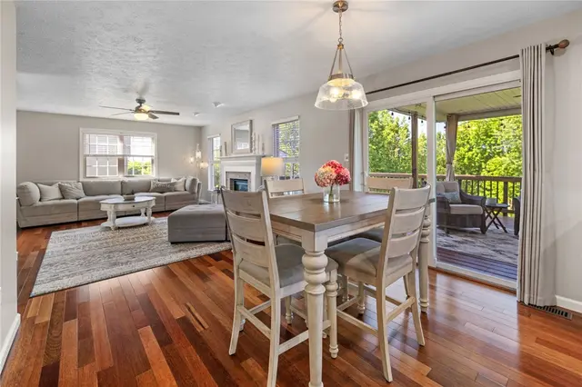706 Williamsburg Ct gallery image 48