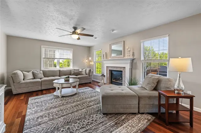 706 Williamsburg Ct gallery image 49