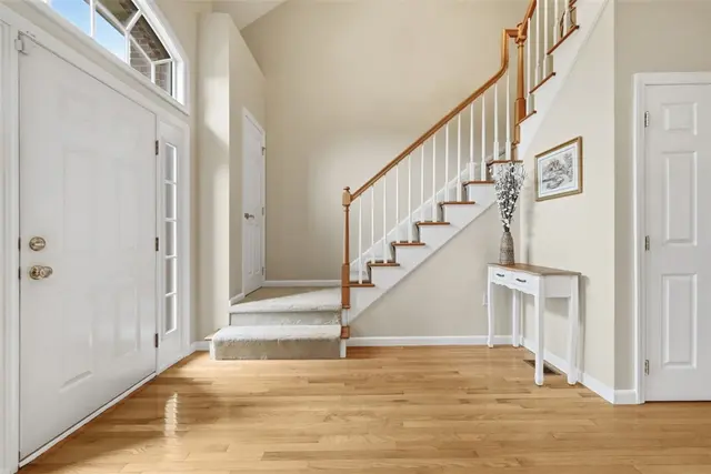 7063 Bennington Woods Dr gallery image 3