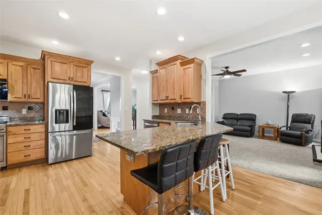 7063 Bennington Woods Dr gallery image 5