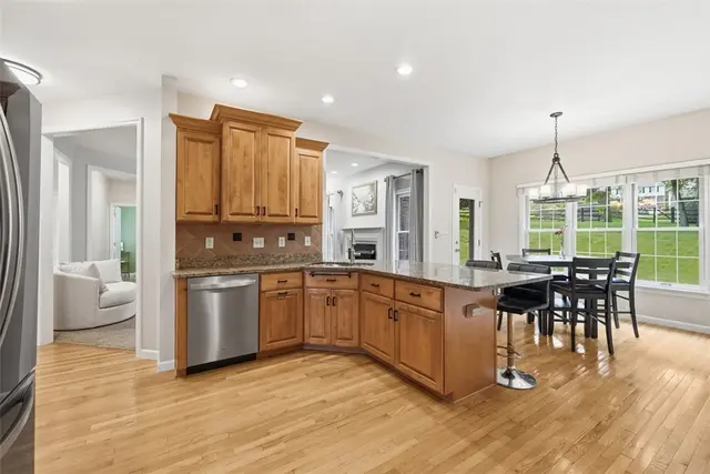 7063 Bennington Woods Dr gallery image 6