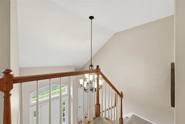 7063 Bennington Woods Dr gallery image 9