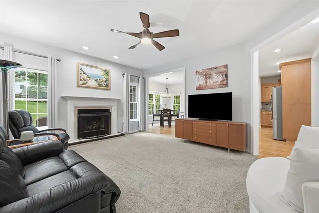 7063 Bennington Woods Dr gallery image 11