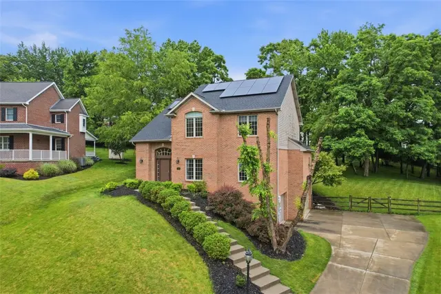 7063 Bennington Woods Dr gallery image 17