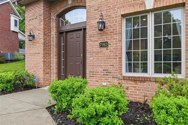 7063 Bennington Woods Dr gallery image 18