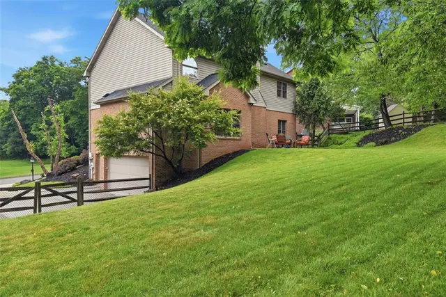 7063 Bennington Woods Dr gallery image 20