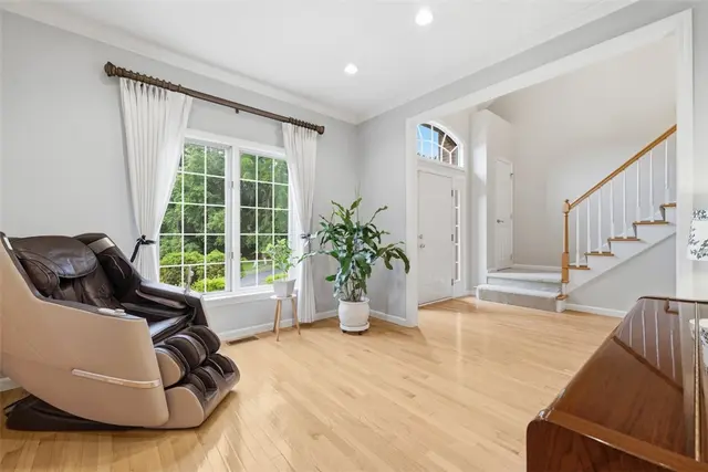 7063 Bennington Woods Dr gallery image 34