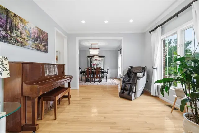 7063 Bennington Woods Dr gallery image 39