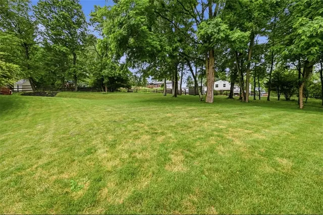 7063 Bennington Woods Dr gallery image 51