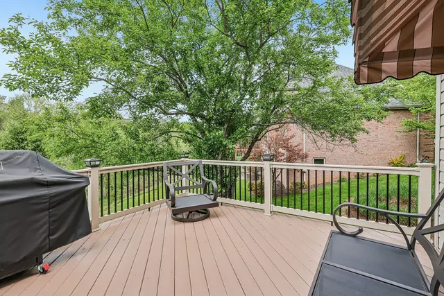 7064 Bennington Woods DRIVE gallery image 37