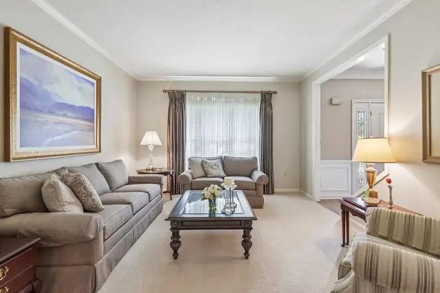 7064 Bennington Woods DRIVE gallery image 39
