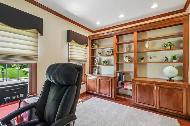 7064 Bennington Woods DRIVE gallery image 43