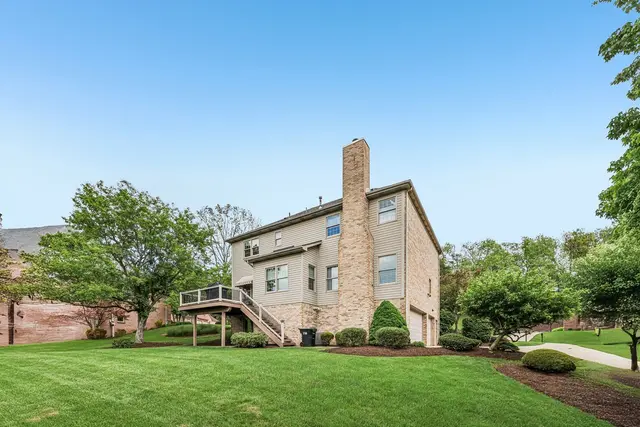 7064 Bennington Woods DRIVE gallery image 50