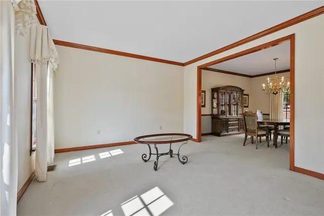 7069 Bennington Woods Dr gallery image 3
