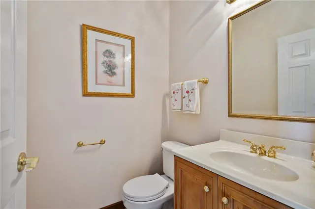 7069 Bennington Woods Dr gallery image 11