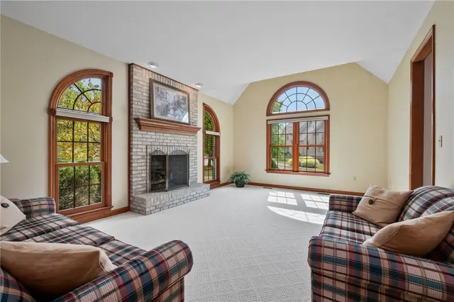 7069 Bennington Woods Dr gallery image 13