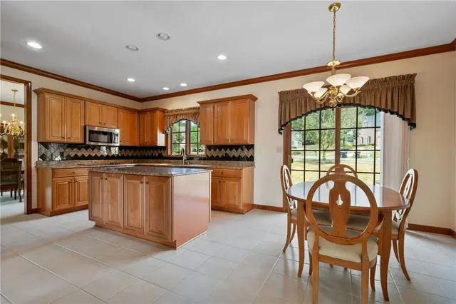 7069 Bennington Woods Dr gallery image 14