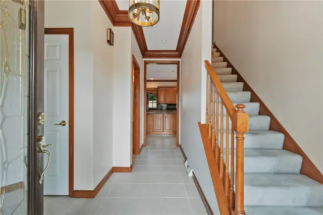 7069 Bennington Woods Dr gallery image 17