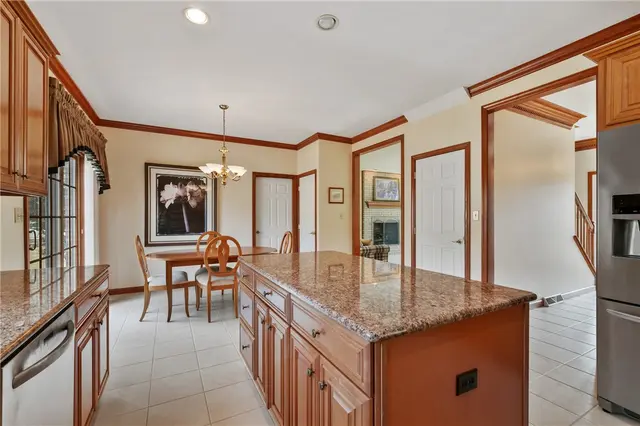 7069 Bennington Woods Dr gallery image 29