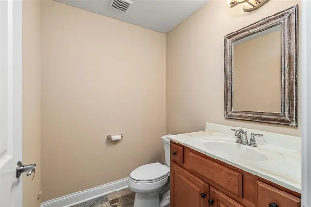 707 Onondaga Cir gallery image 3