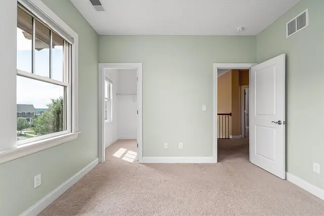 707 Onondaga Cir gallery image 5