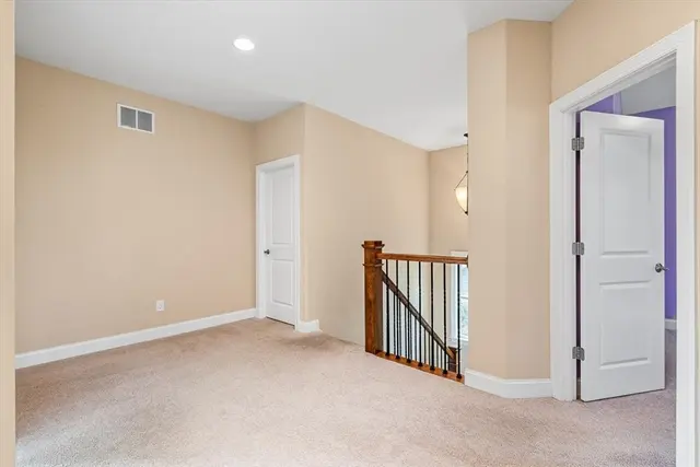 707 Onondaga Cir gallery image 14