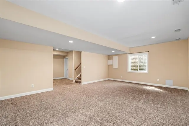 707 Onondaga Cir gallery image 15