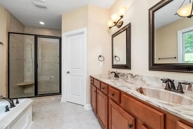 707 Onondaga Cir gallery image 17