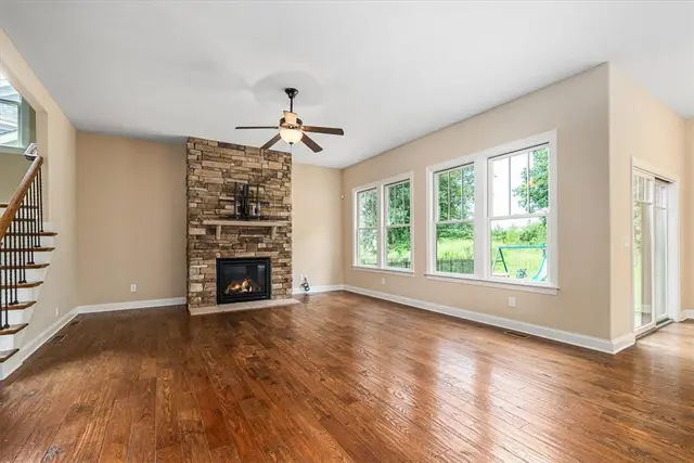 707 Onondaga Cir gallery image 18