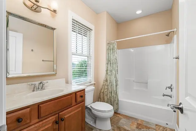 707 Onondaga Cir gallery image 19