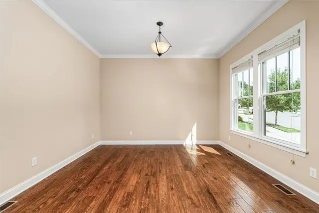 707 Onondaga Cir gallery image 23