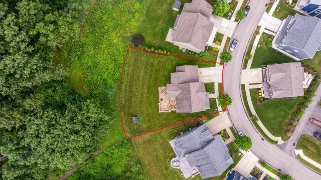 707 Onondaga Cir gallery image 27