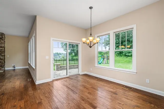 707 Onondaga Cir gallery image 28