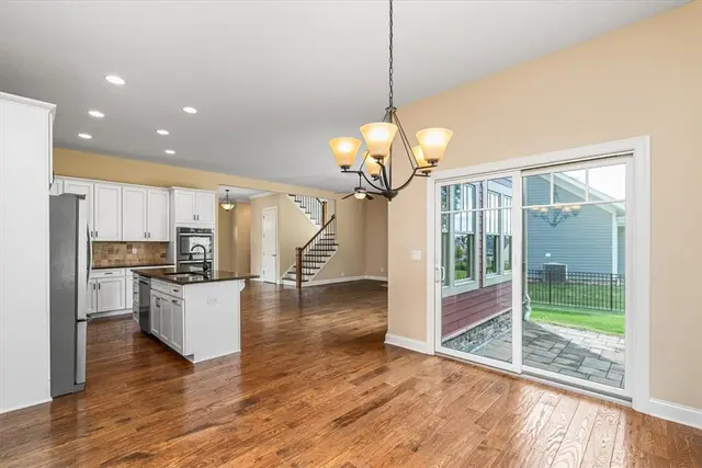 707 Onondaga Cir gallery image 32