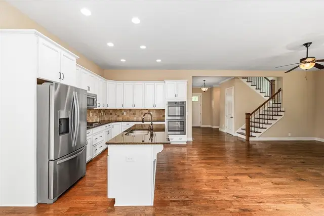 707 Onondaga Cir gallery image 33