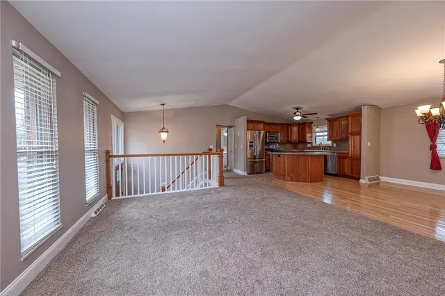 708 Brookshire Dr gallery image 3